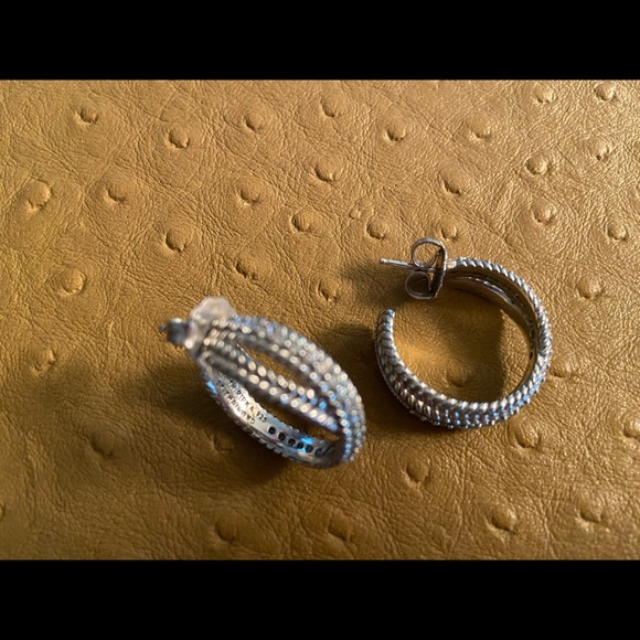 Judith Ripka crossover Hoop earrings - Picture 2 of 3